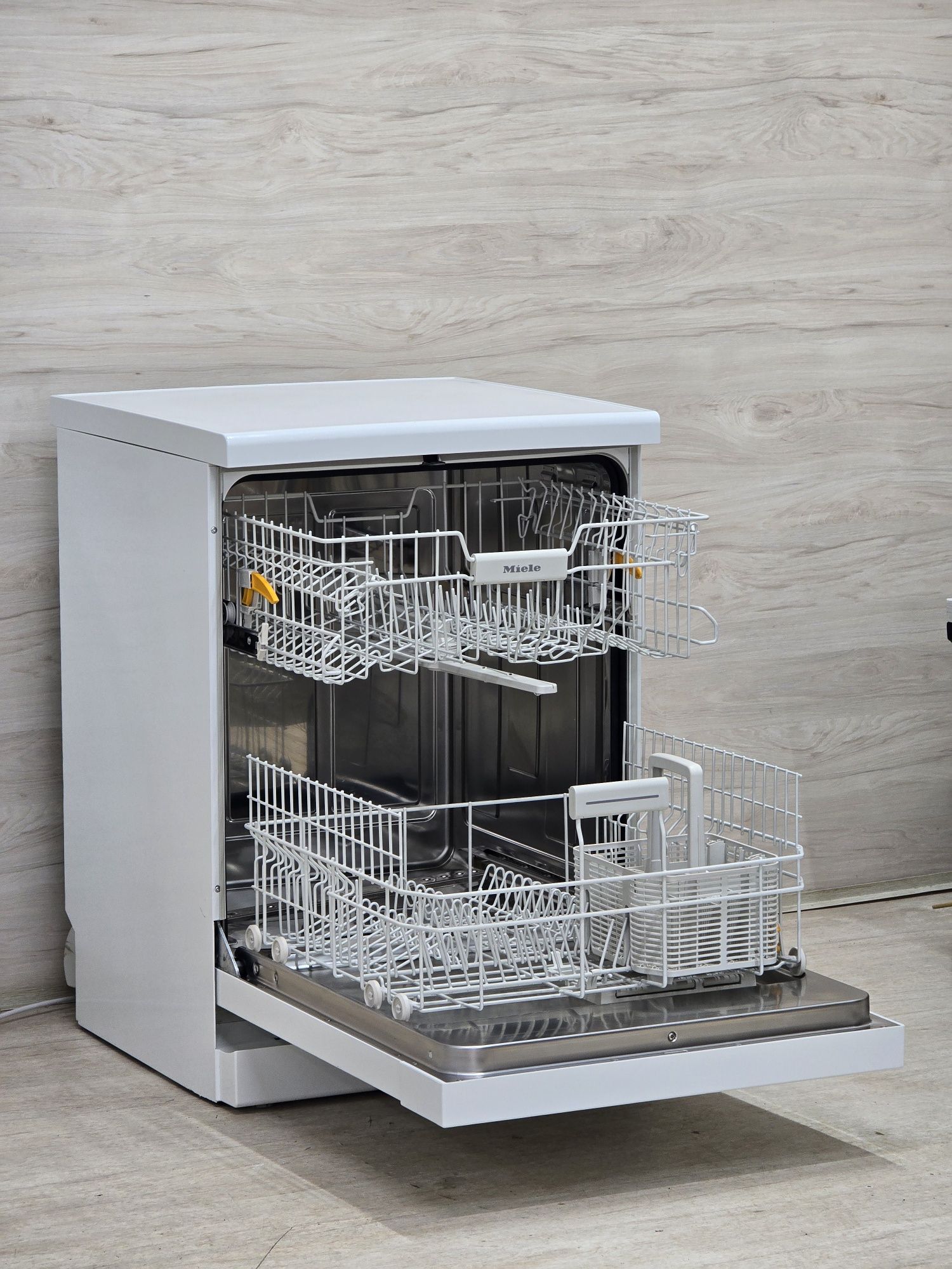 Вільностоящя Посудомийка Miele™️ G5000 Біла 2023р Сушка A+++
