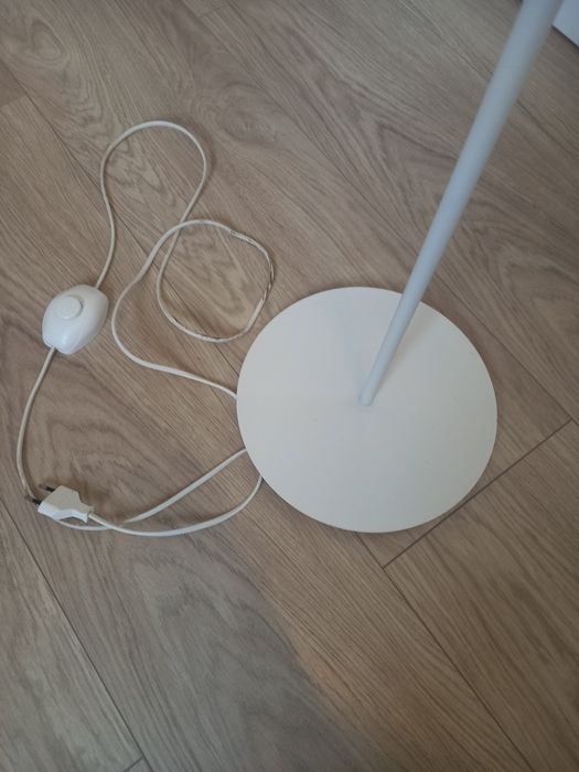 Lampa stojąca z abażurem