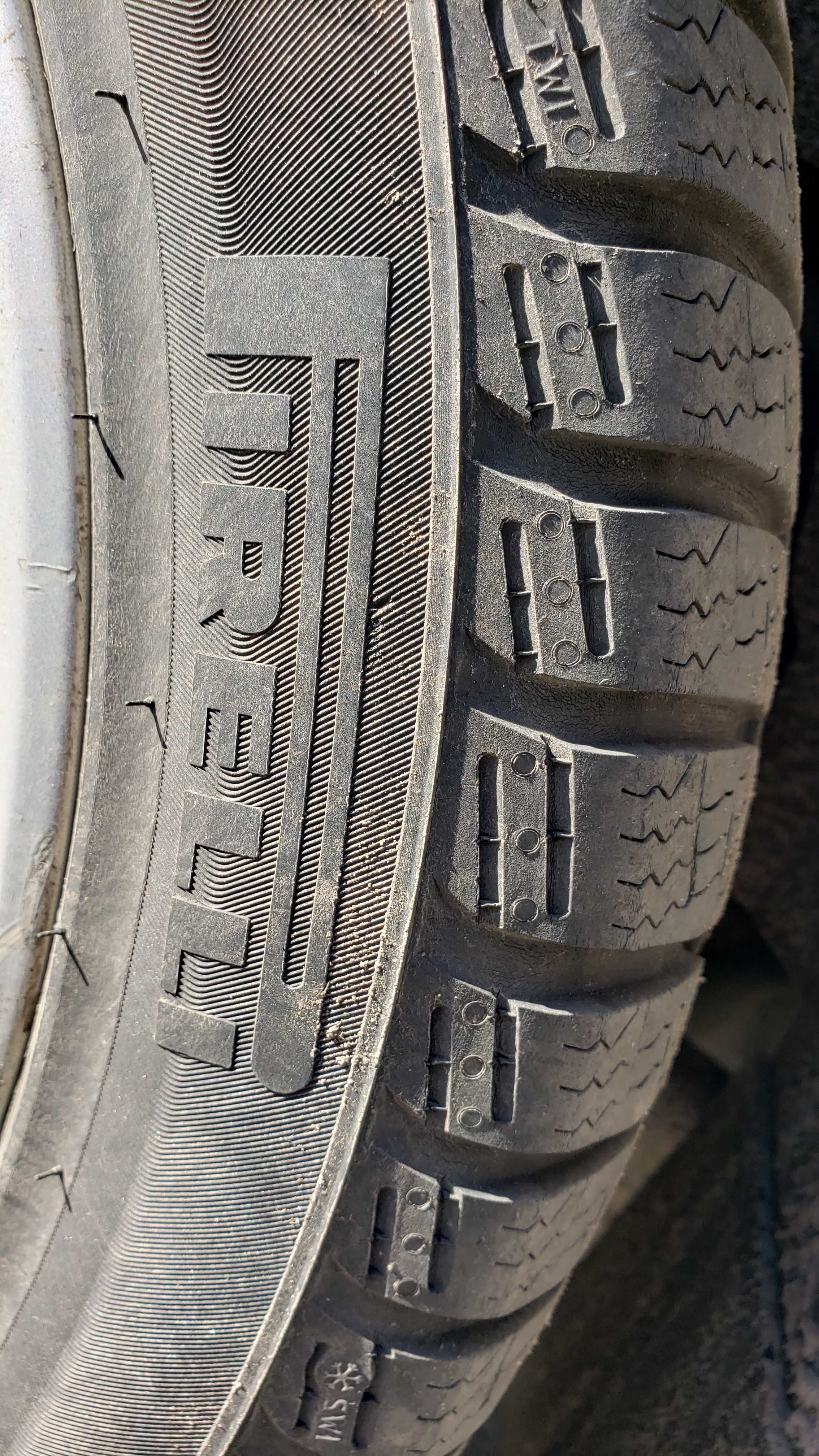 Шины Pirelli Winter Sottozero 3 205/50 R17 93 V