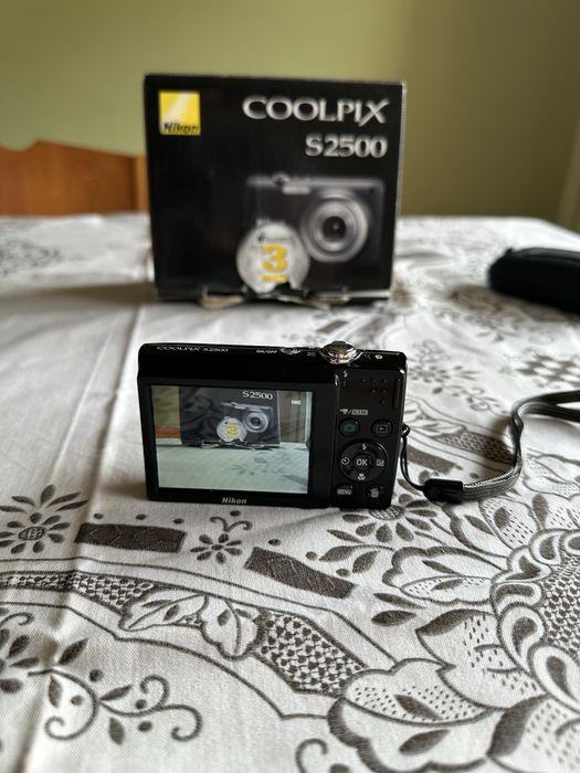 Nikon Coolpix S2500 - Como nova na caixa