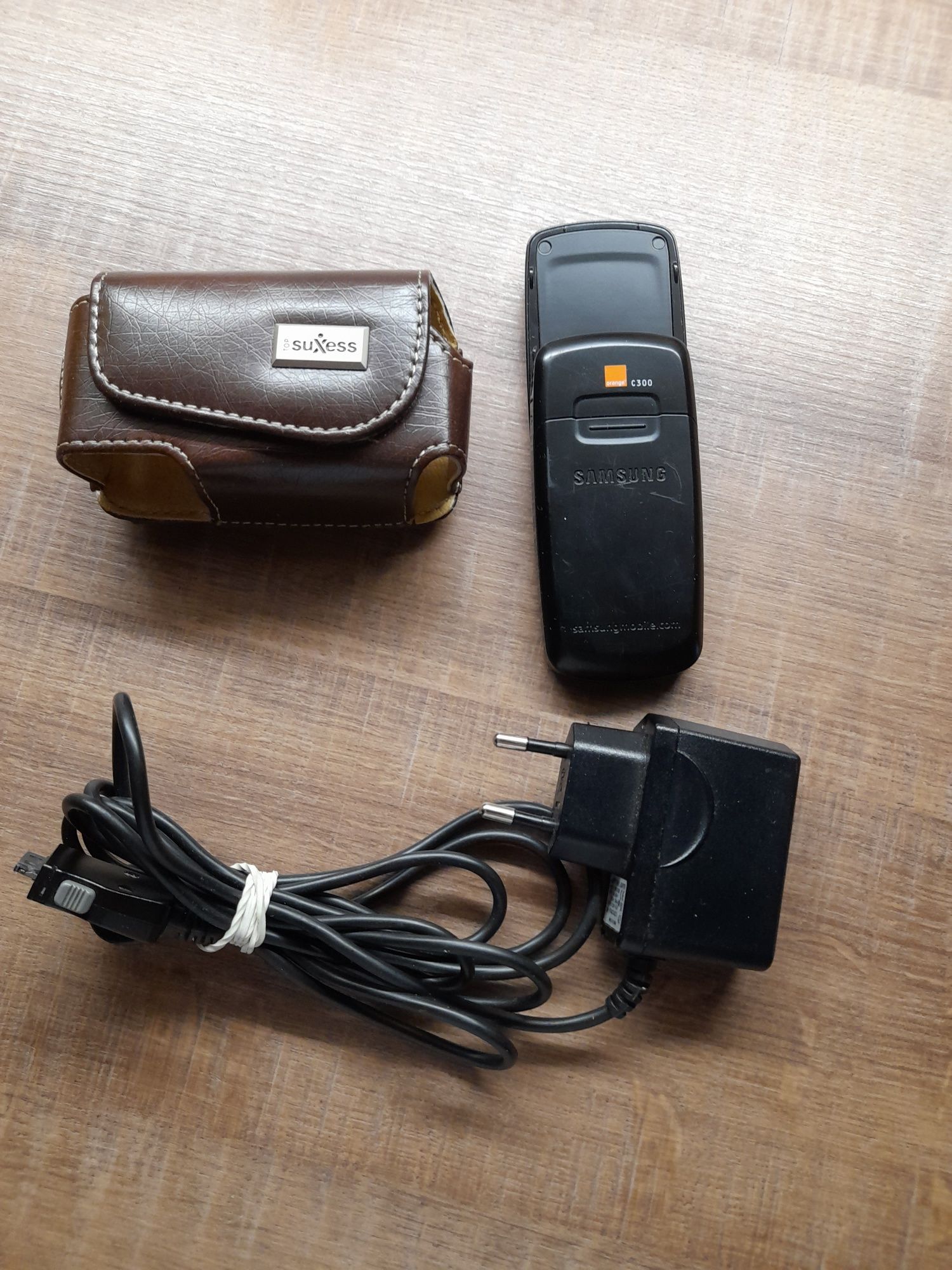 Telefon Samsung C300.
