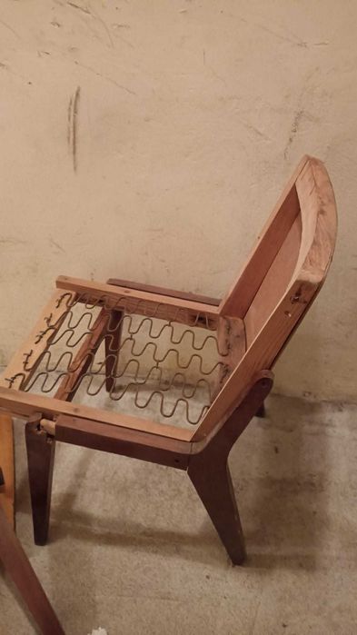 Dwa krzesła Agnieszka proj. Chierowskiego do renowacji