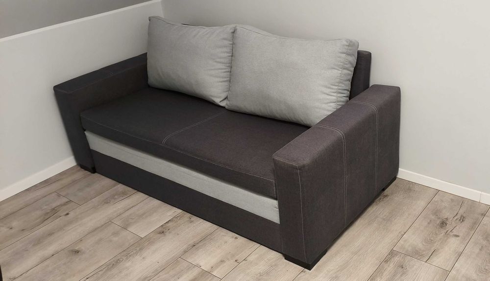 Sofa rozkladana dwuosobowa z pojemnikiem na pościel