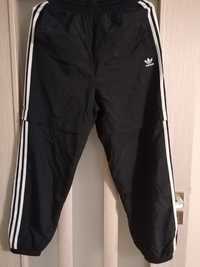 Luźne spodnie Adidas 34-track pants