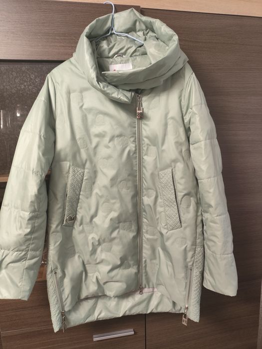 Продаю курточку демісезон