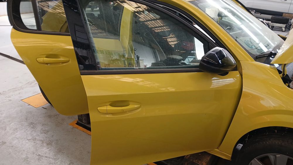 Porta frente direita PEUGEOT 208 II