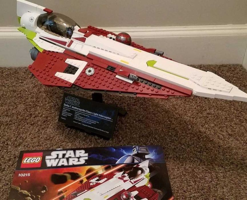 '2010 UCS Lego 10215 Star Wars Obi-Wan's Jedi Starfighter