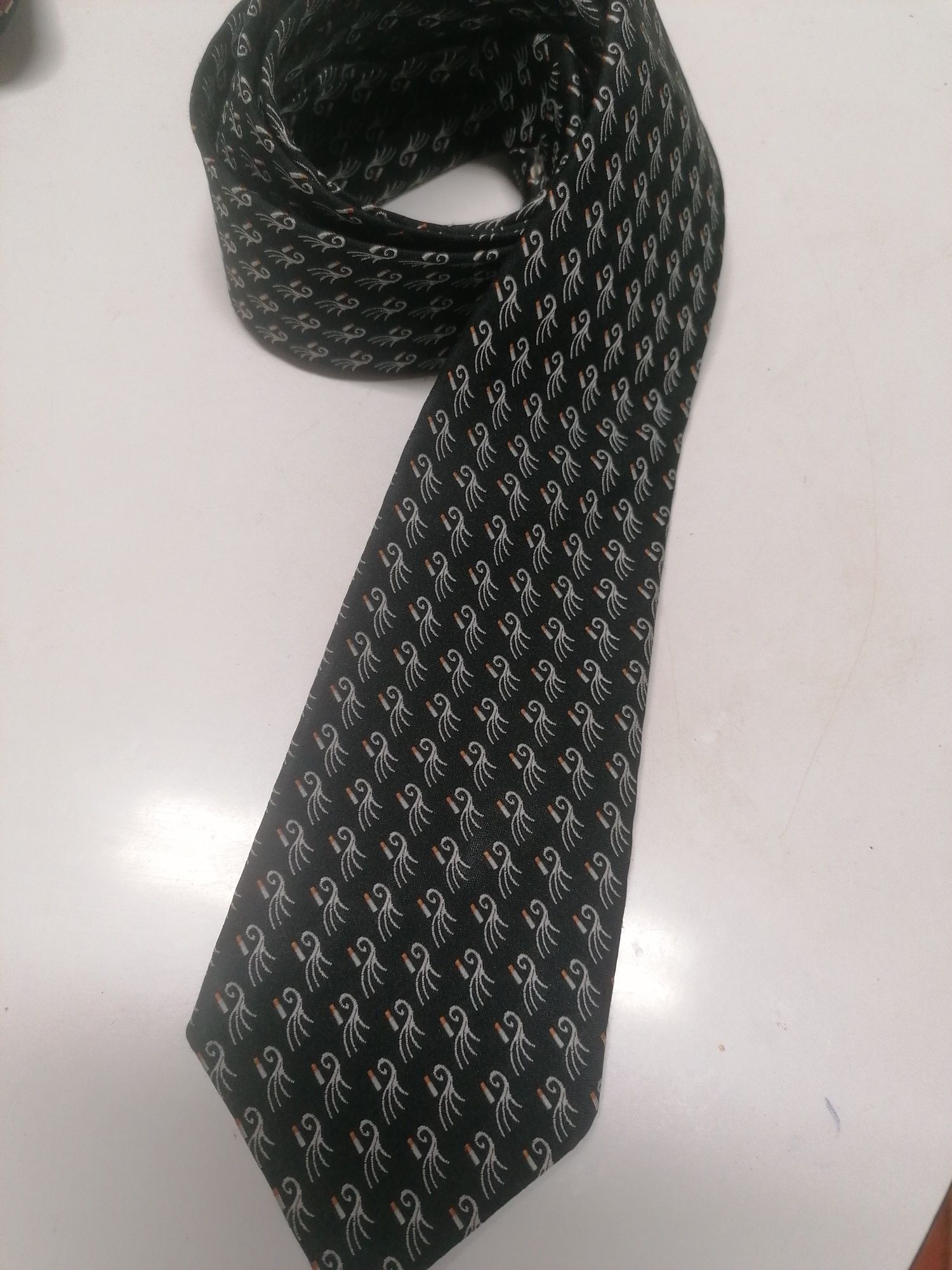 Gravatas, todas 10 €, cada de 3 a 4 € envio CTT