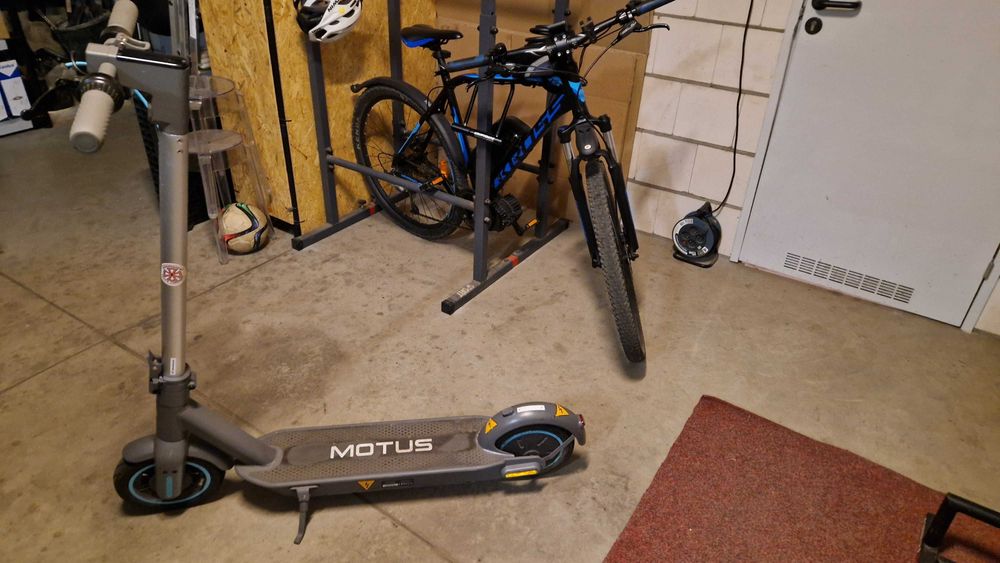 Motus Scooty 10 2021 Turkusowa