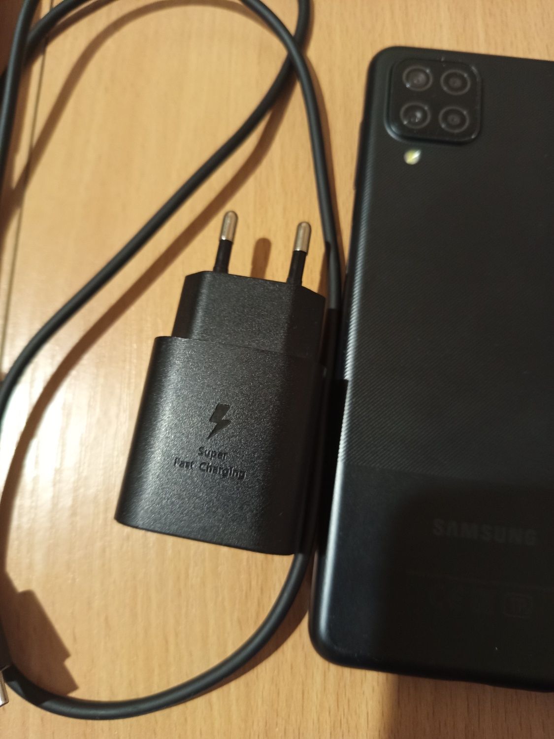 Смартфон телефон Samsung galaxy A12  4/64 повний комплект  з зарядкою