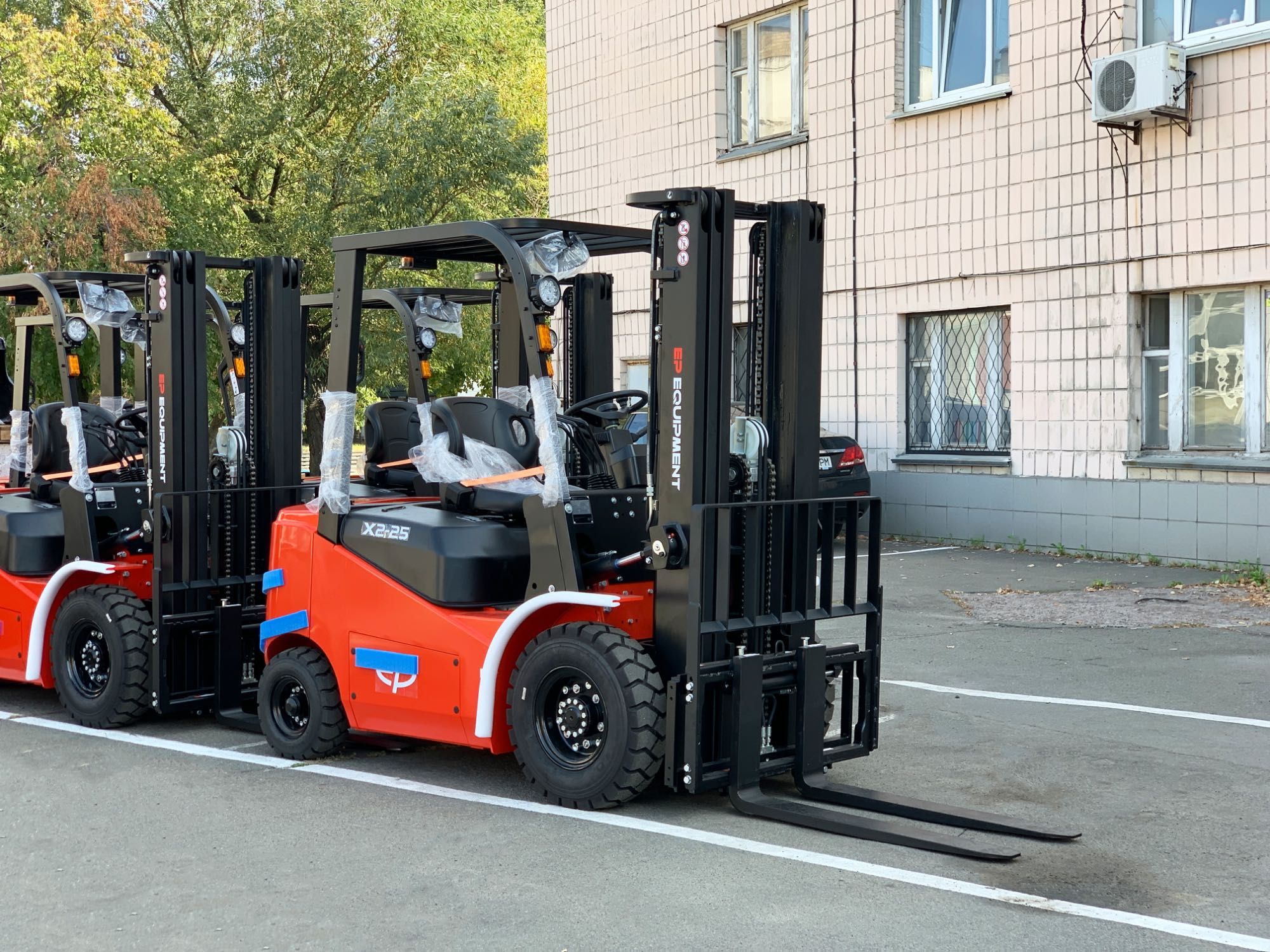 Електричний вилковий навантажувач EFX2-251, электрический погрузчик