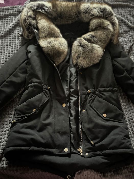 Парка,натуральне хутро,чудовий варіант на зиму