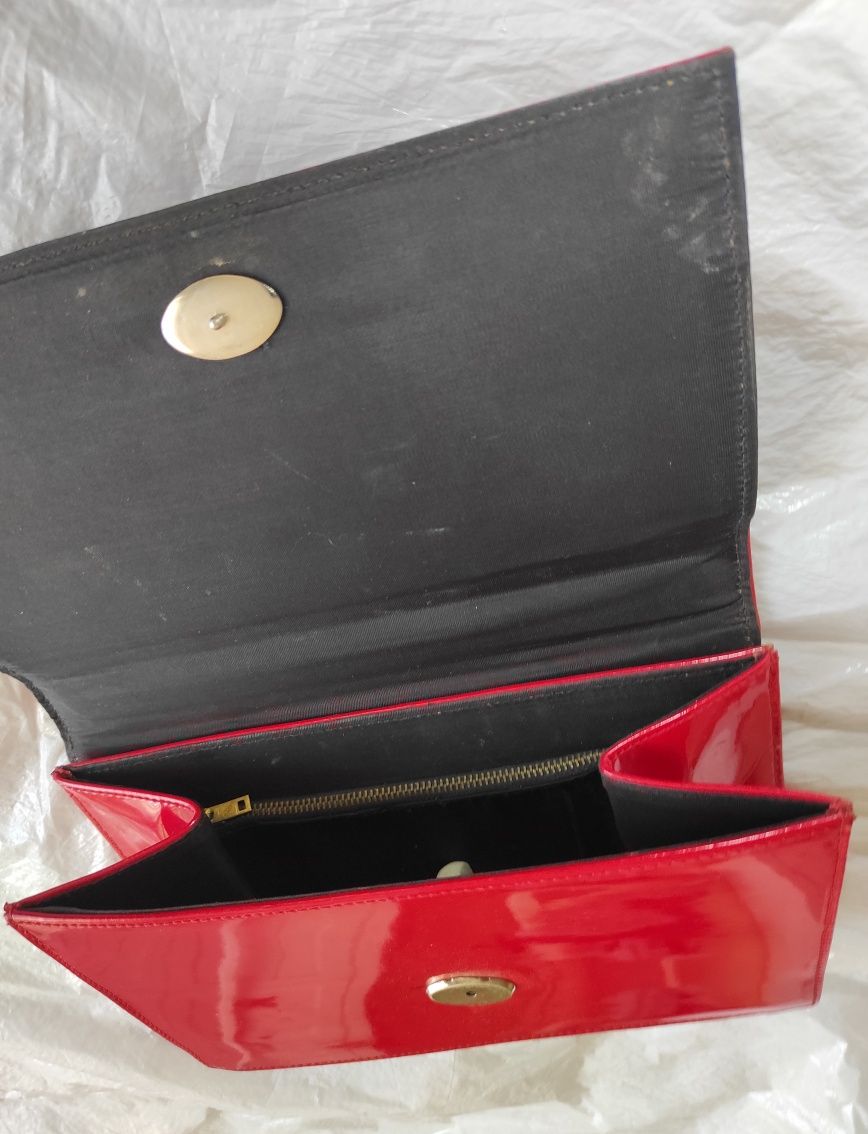 Яскрава червона лакова сумочка-клатч 1980 р.