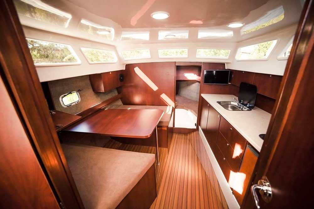 Czarter / wynajem jachtu Calipso 750 - HouseBoat bez uprawnień Mazury