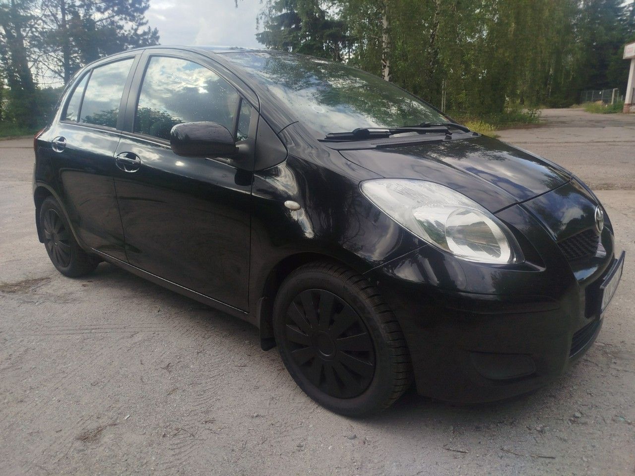 Toyota Yaris 5drzwi bez korozji zadbana w cenie wszystkie opłaty