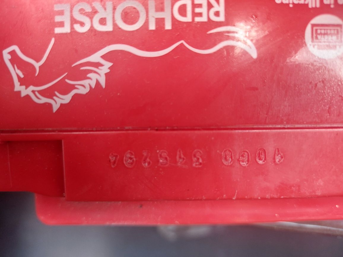 Продаётся аккумулятор Red horse