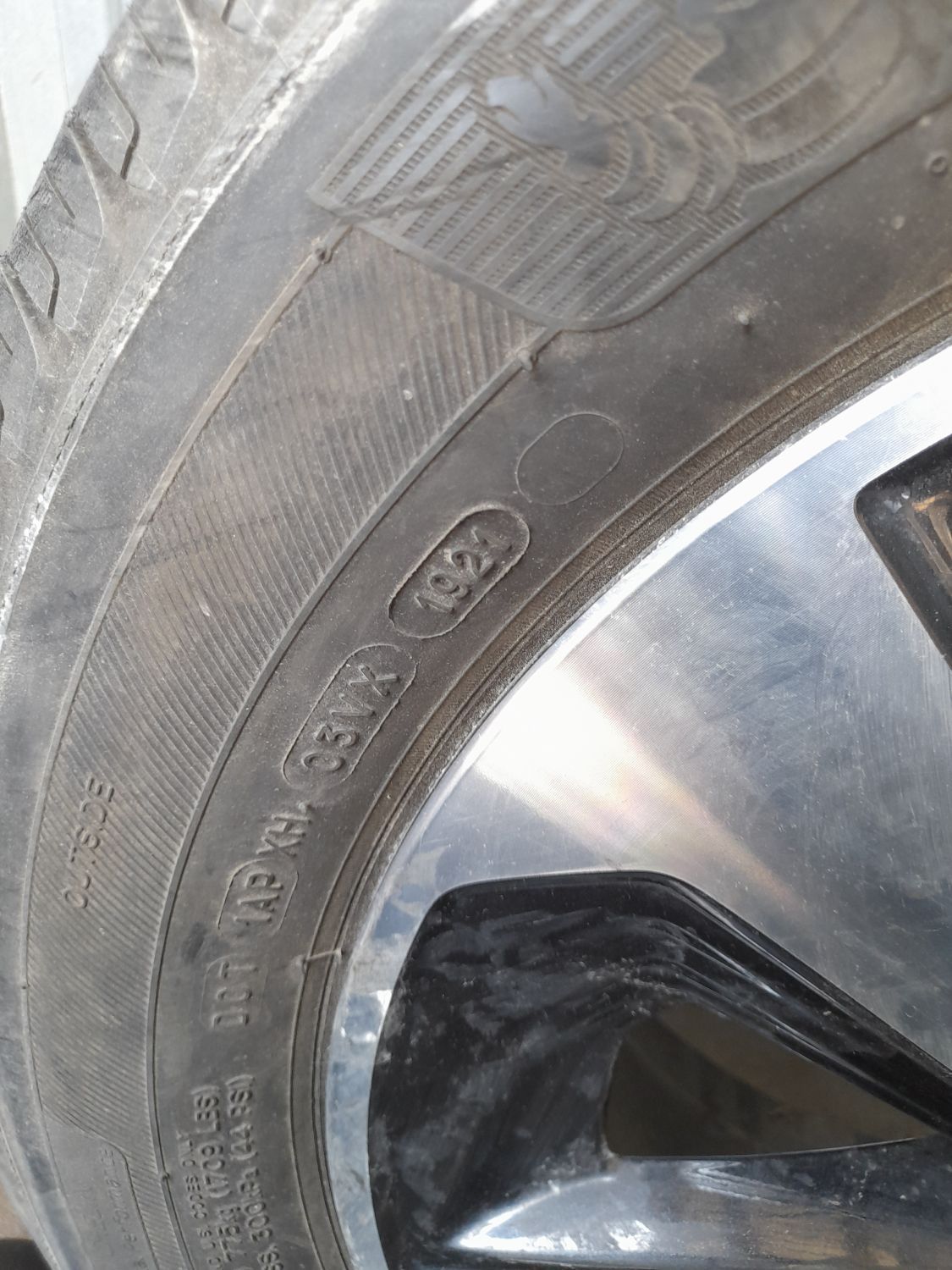 Шини Michelin Defender 225/60 R17 99H Б/У 6,5 мм