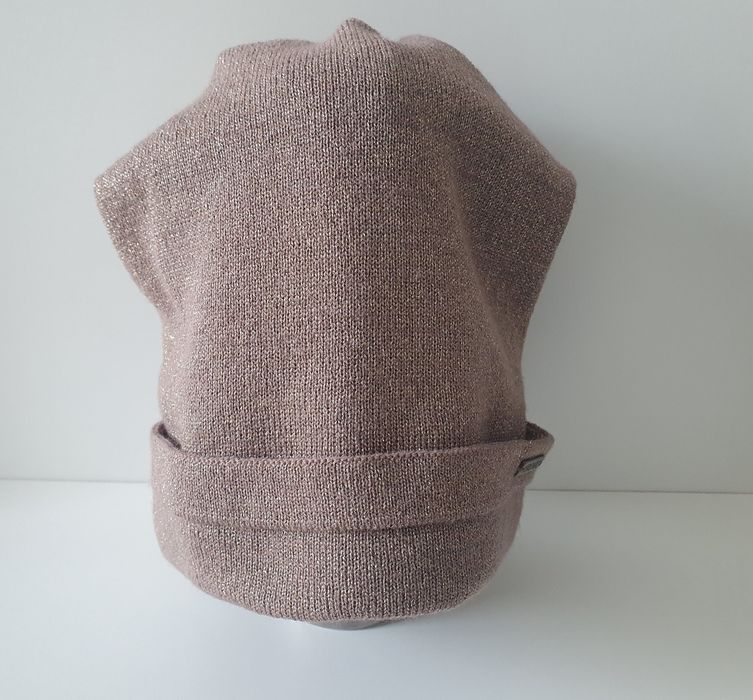 Czapka beanie beżowa z metalicznym połyskiem ocieplana idealna na chło