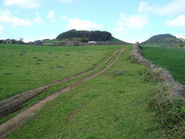 Terreno em S. Sebastião - P. Delgada
