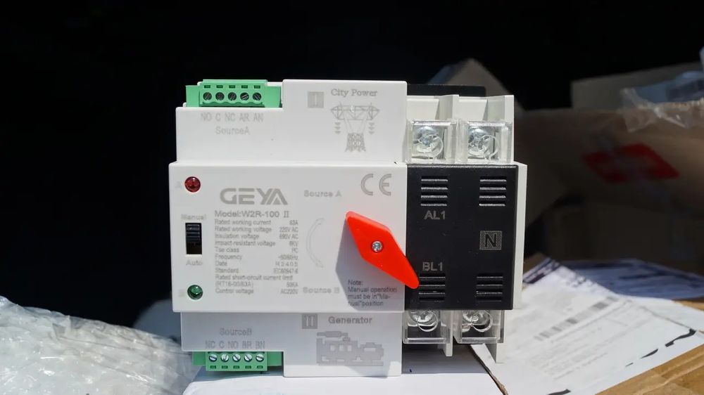 Автоматы ввода резерва разные GEYA 4-полюсний ATS W2R 4P 100A 400V ATS