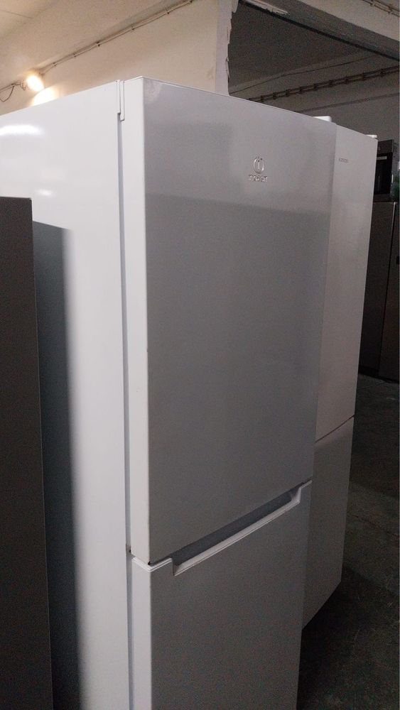 Frigorifico Indesit combinado branco