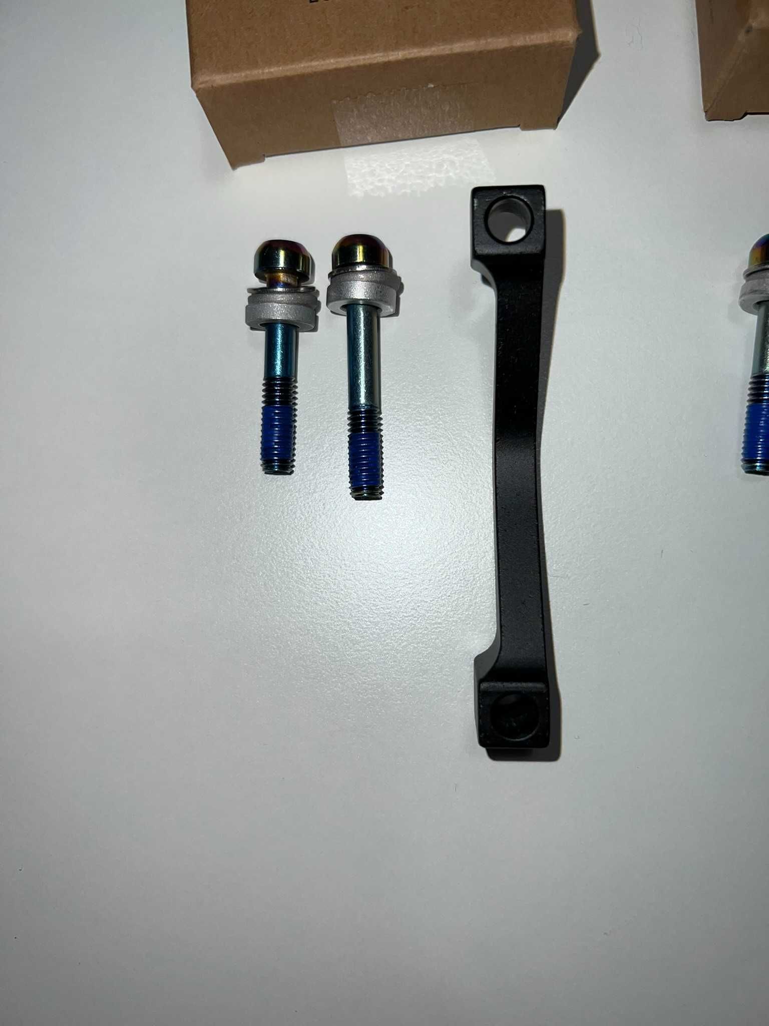 Adapter hamulca SRAM 20P Post Mount rainbow