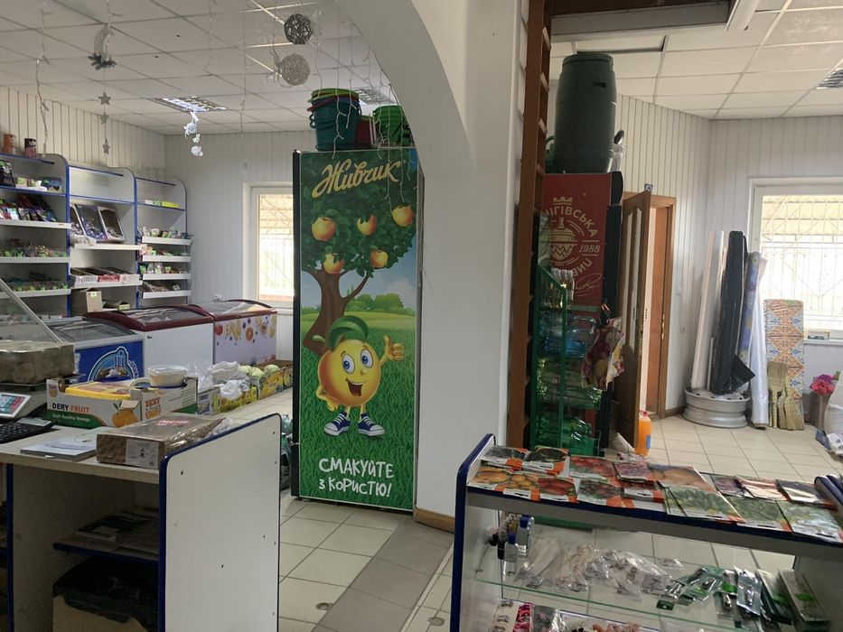 Магазин в селі Слобода Комарівці.