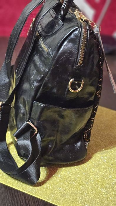 Продам сумку рюкзак женский