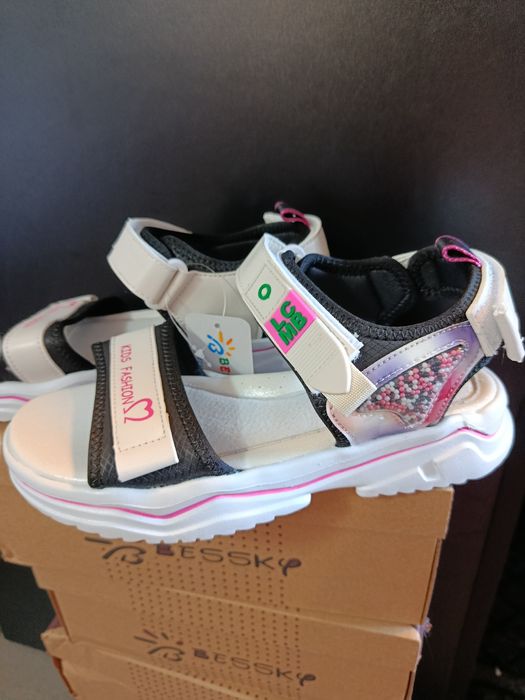 Sandały dziewczęce