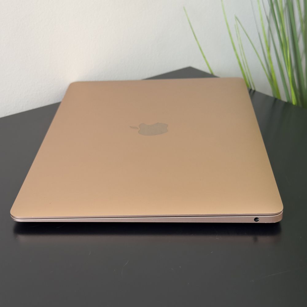 MacBook Air 2020	Gold	M1	8/256	$650/№1529