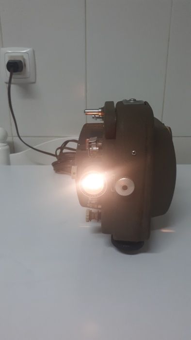 Maquina de Projectar Marca: SEKONIC 80P