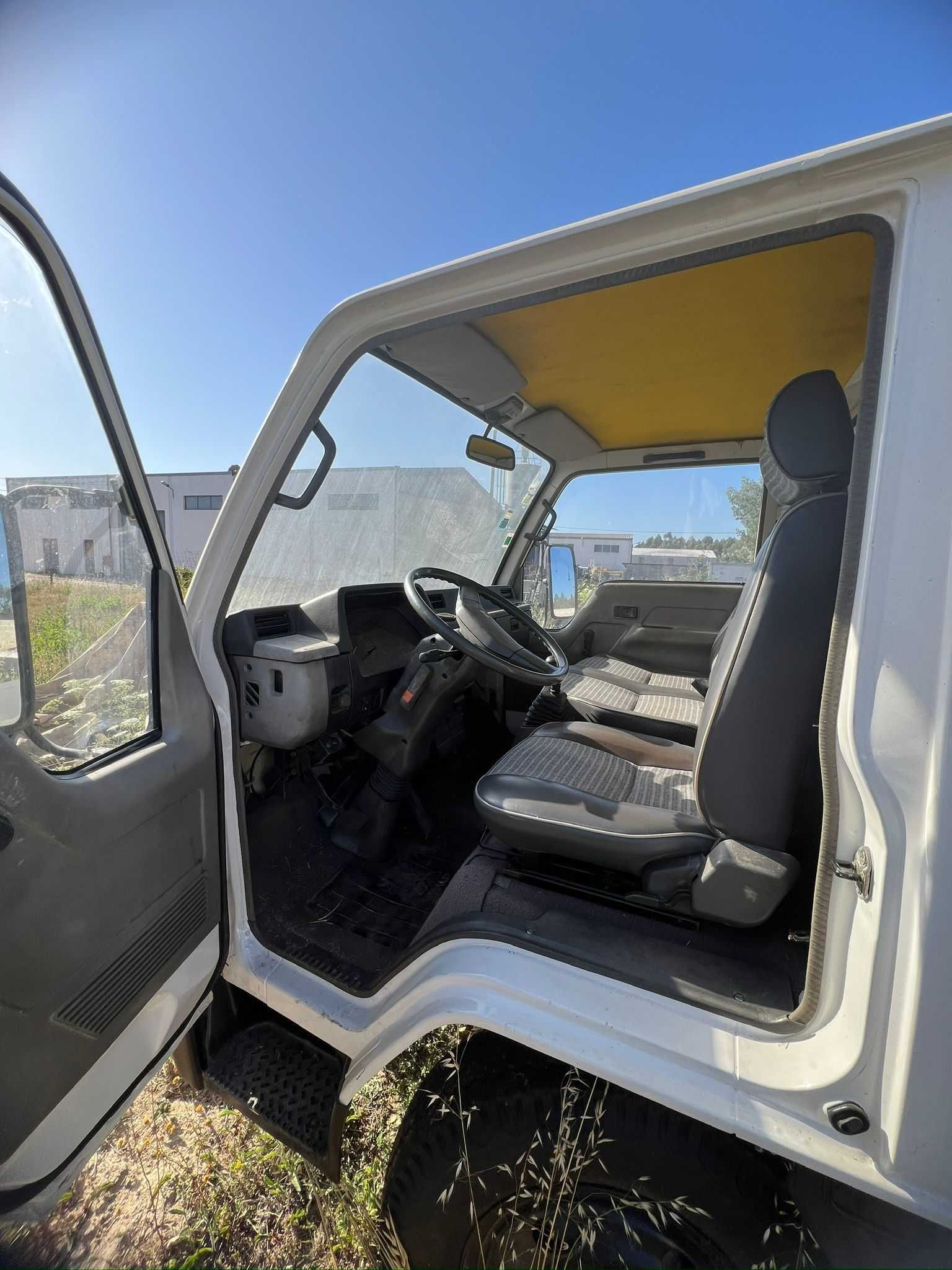 Mitsubishi Canter caixa aberta