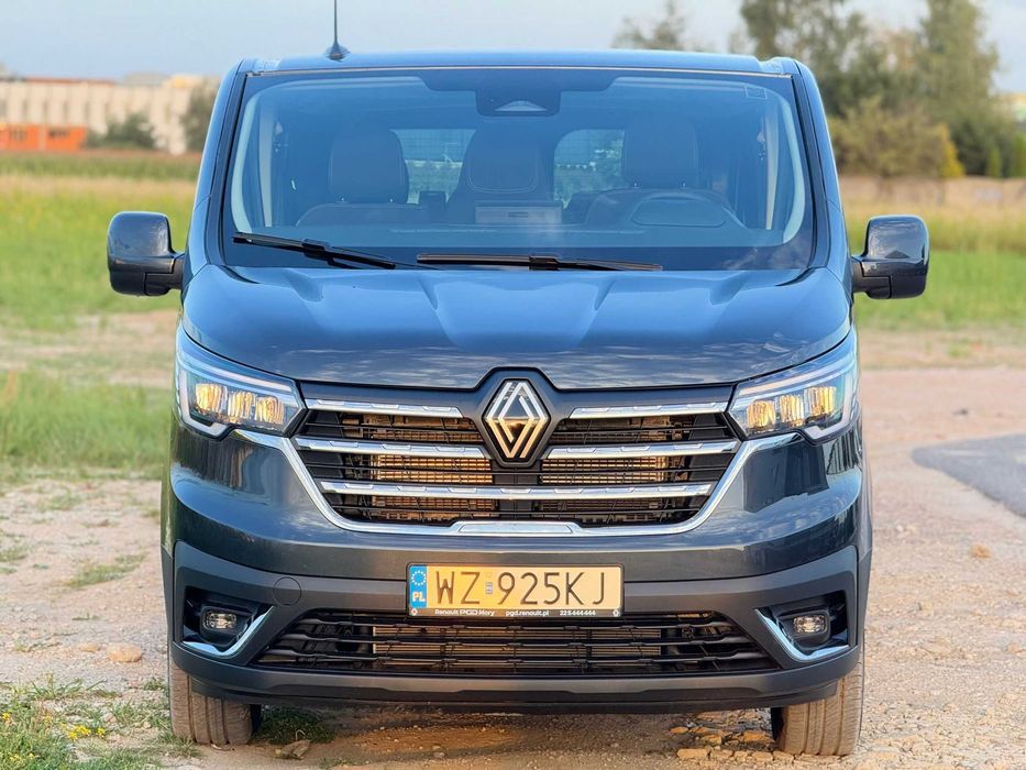 Wynajem BUS Warszawa Renault Trafic 9 osobowy automat 2025 NOWY kombi