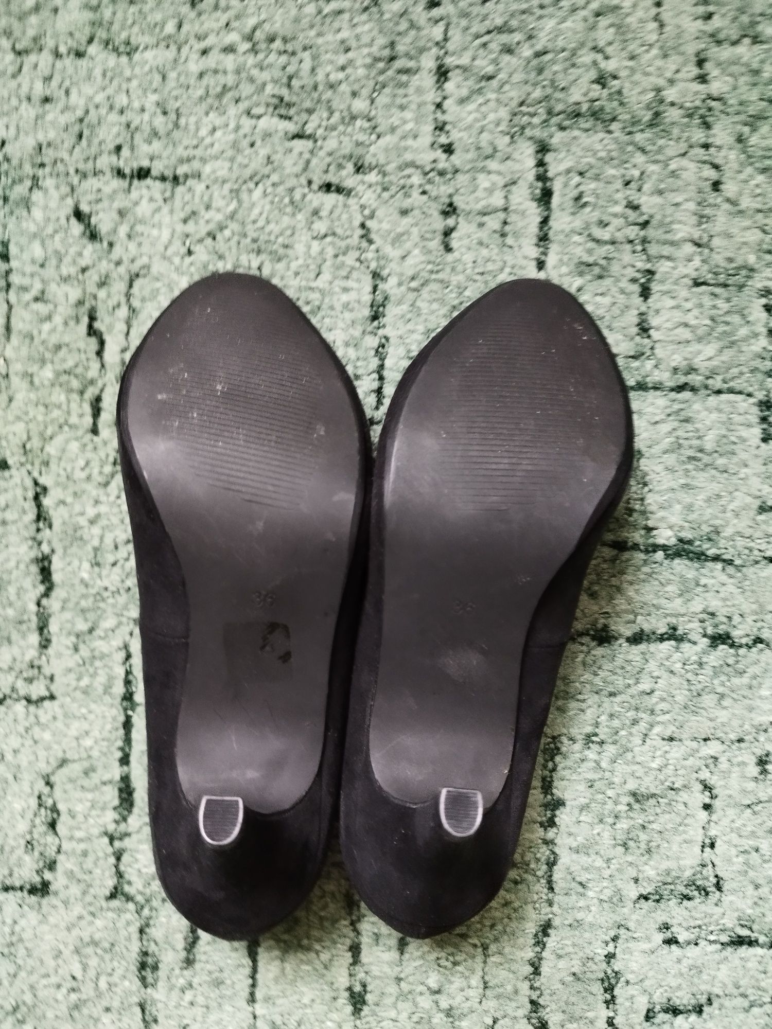 Туфлі чорні нові розмір 35