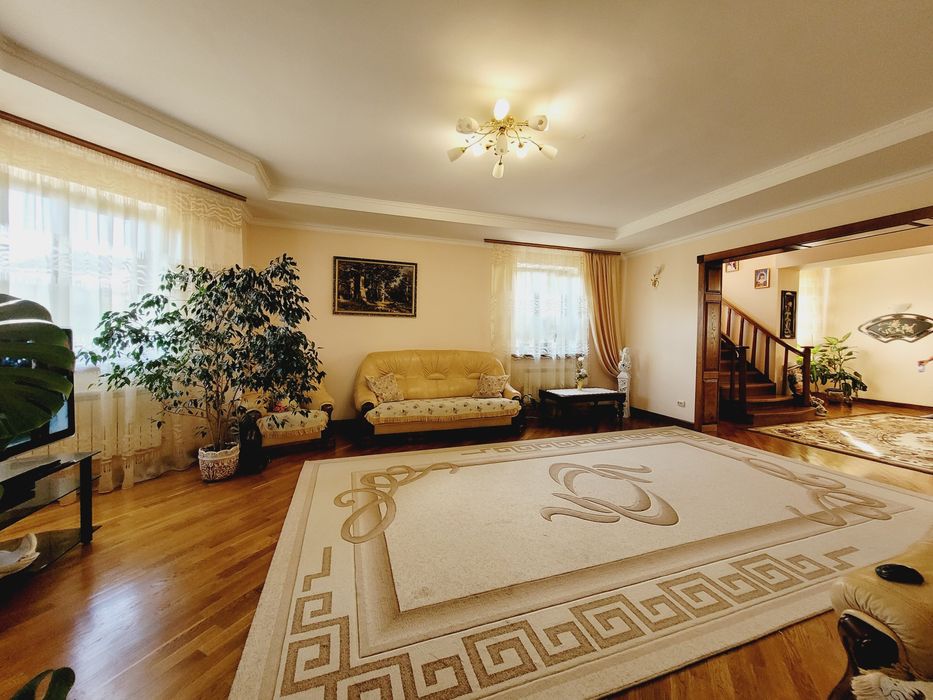 Продам вишуканий будинок в елітному р-ні Станишівки