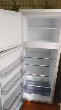 Холодильник майже новий