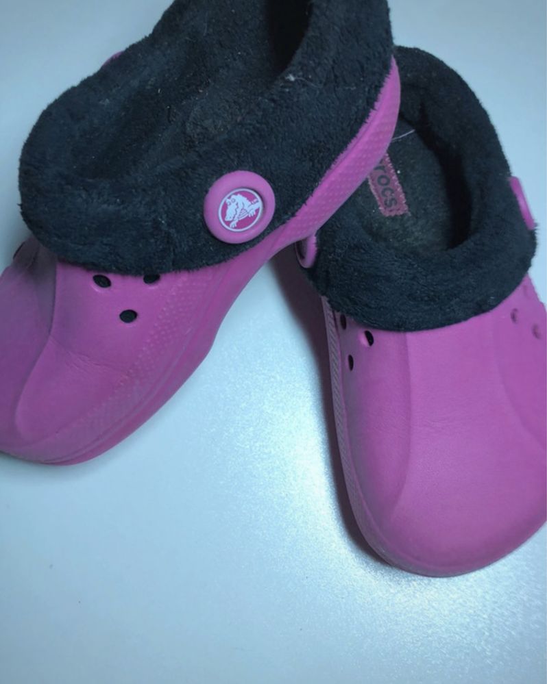 Klapki chodaki Crocs ocieplane J1