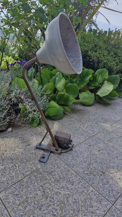 Candeeiro industrial