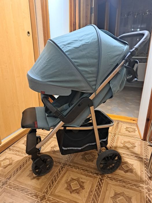 Прогулянковий візок