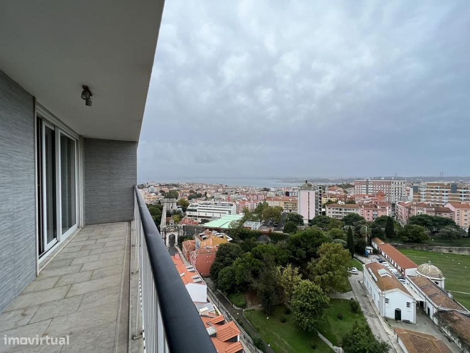 Apartamento T4 + 2 com vista, Amoreiras, Lisboa