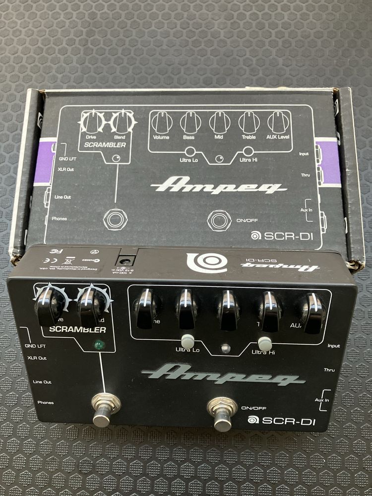 Ampeg SCR-DI Pedal de preamp e distorção para baixo