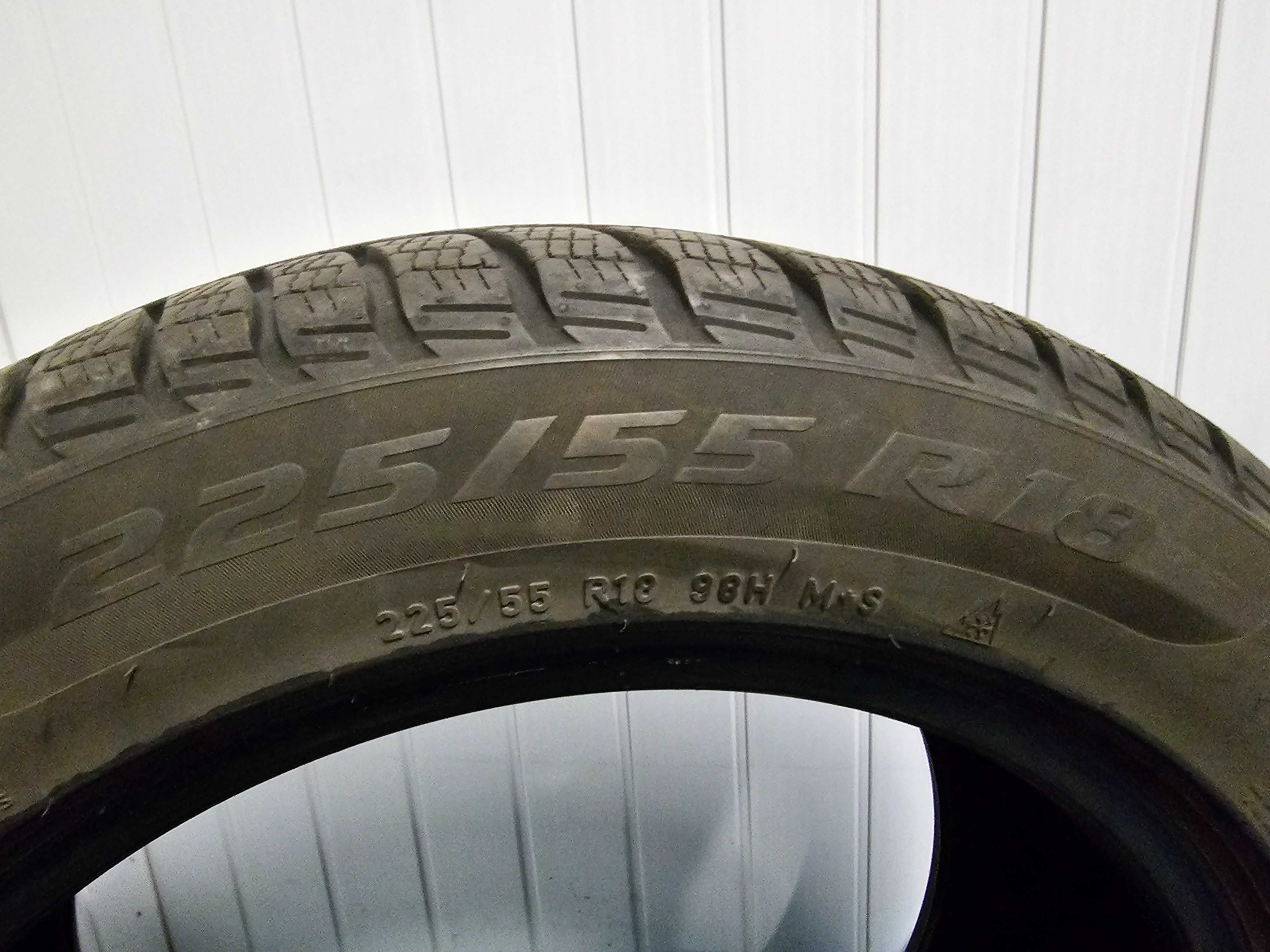 Komplet 4 opony zimowe Pirelli SottoZero Serie 3 225/55 R18 98 H SUV