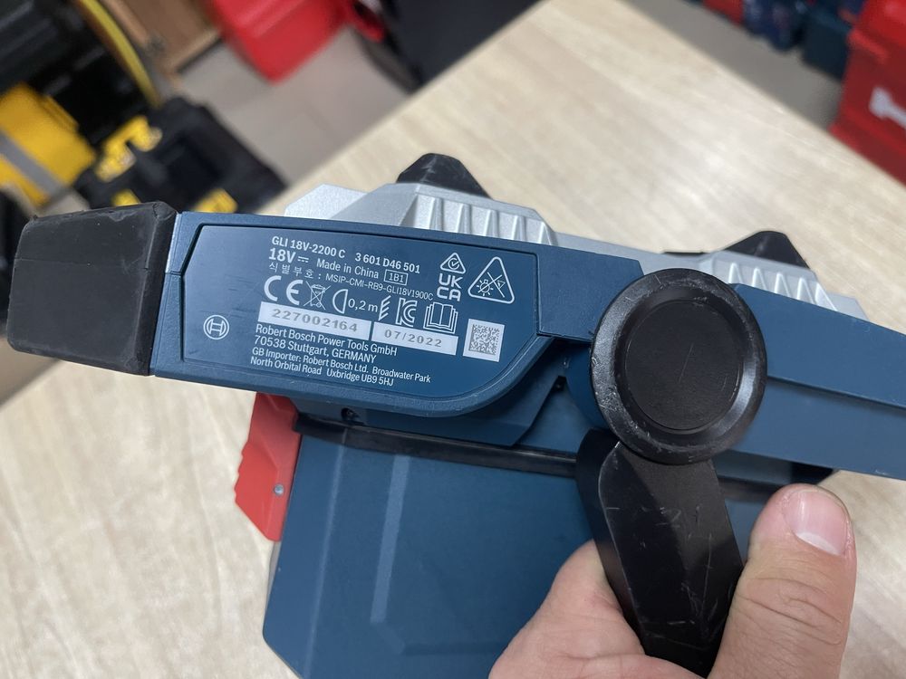 Bosch GLI 18V-2200 C / акумуляторний ліхтар Бош