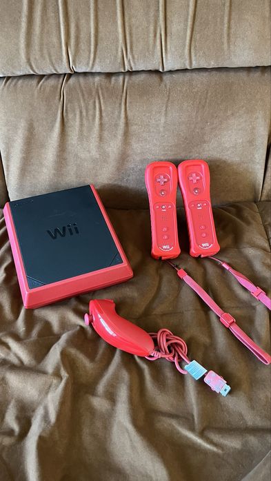 Consola Wii Mini + 2 comandos e 1 nunchuck
