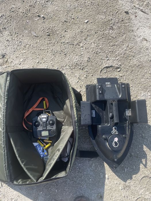 Кораблик з GPS D18B