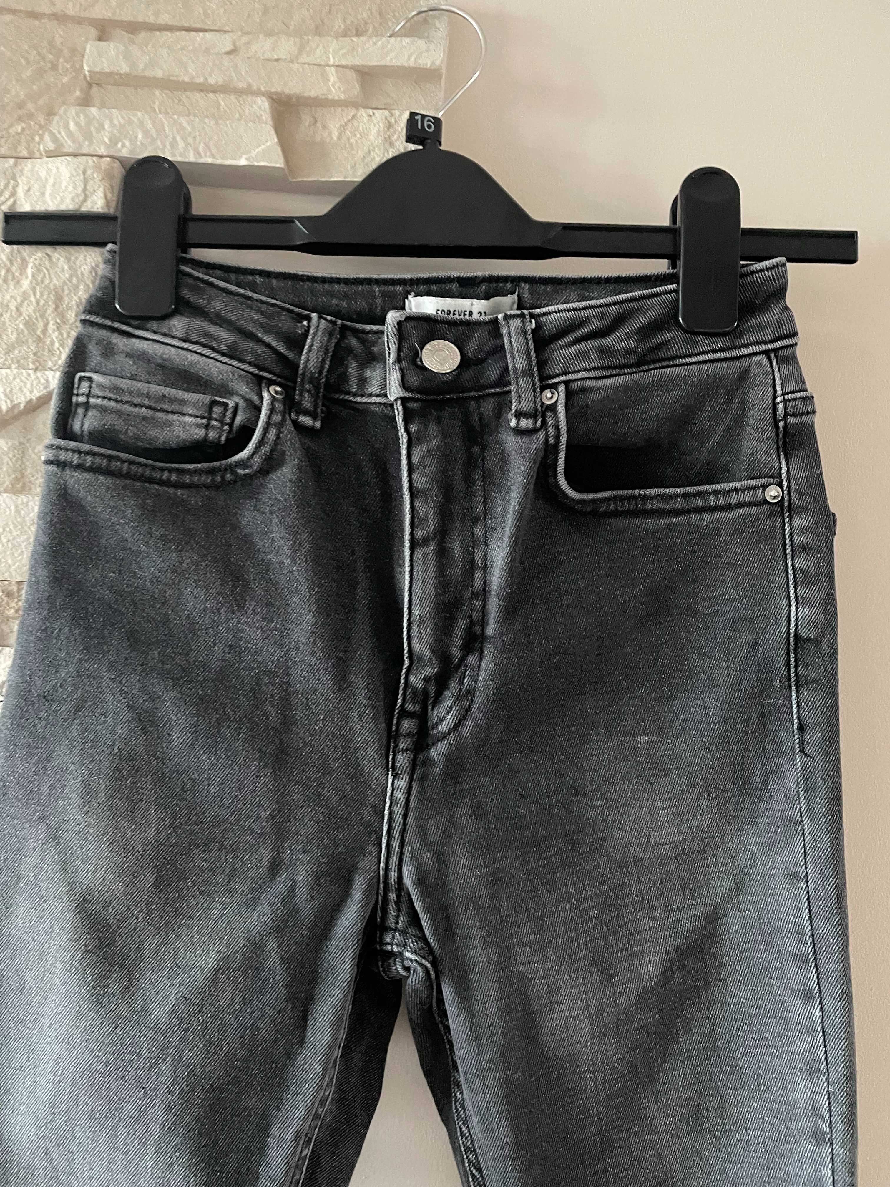 Jeansy rurki Forever 21