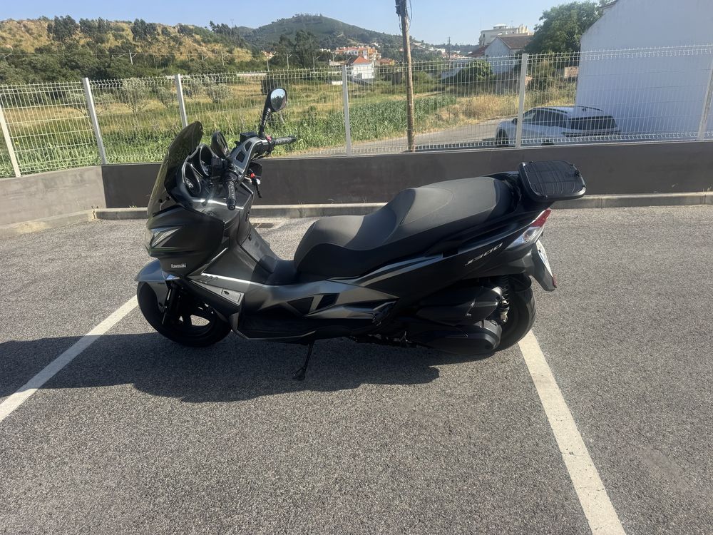 Kawasaki J300 maxiscoter