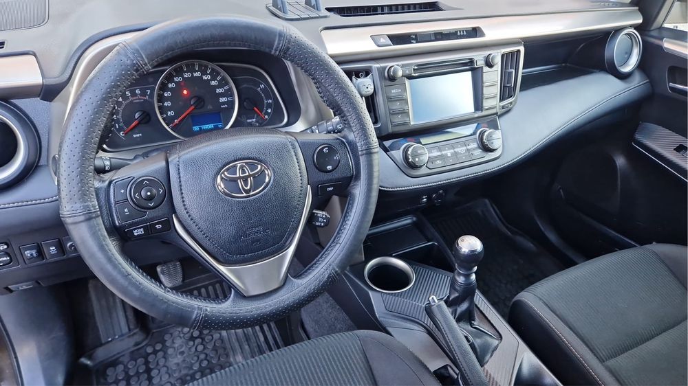 Toyota RAV4 2015