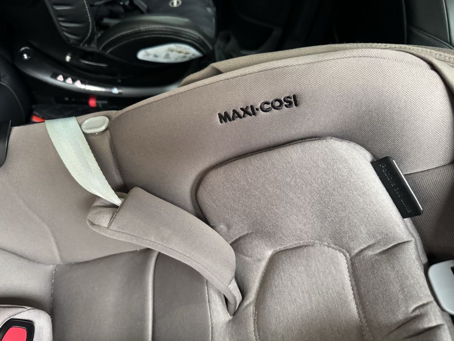 Продам автокрісло MAXI-COSI Pebble 360 (від 0 -15) місяців