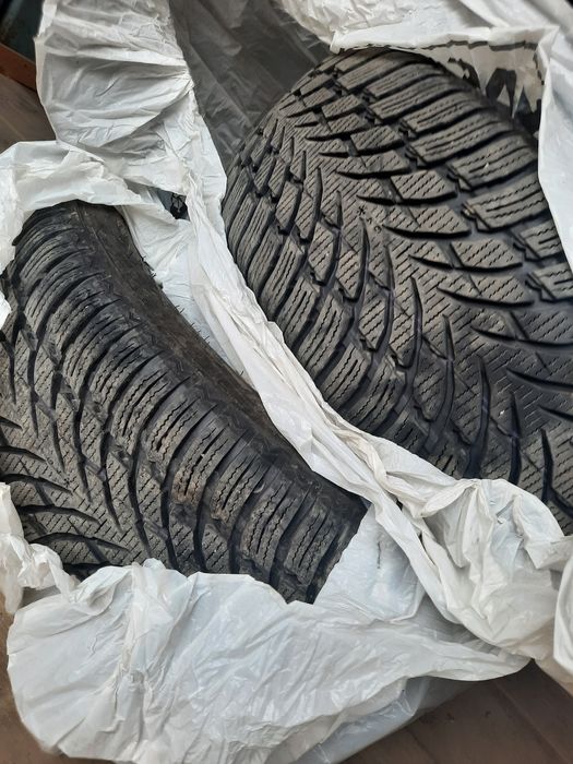 Продам шини У ВІДМІННОМУ СТАНІ 235/55 r19  ПАРА 2ШТ.
